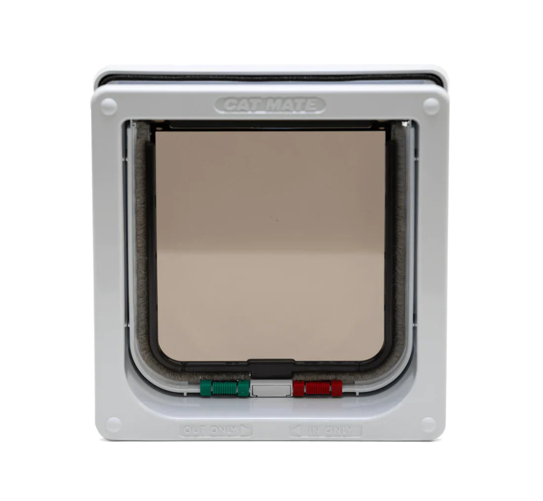 Cat Mate 4 Way Locking Cat Door with Liner [Suits Timber doors only], average size - Image 7